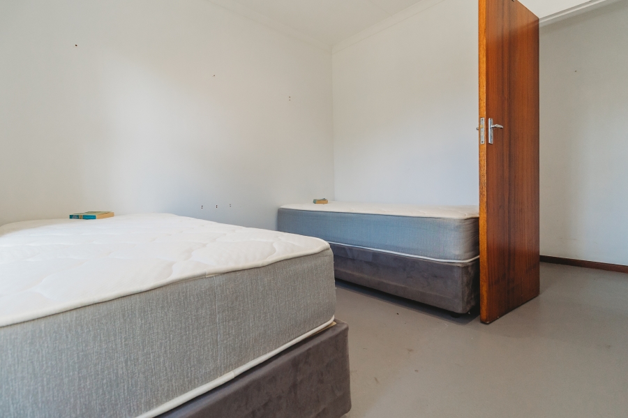 7 Bedroom Property for Sale in Loerie Park Western Cape
